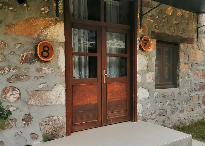 Thousand Ally Boutique *